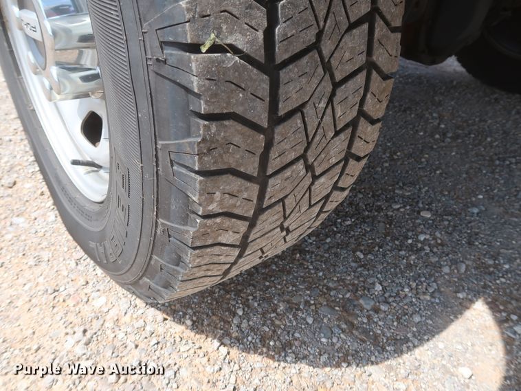 image for item HT9587 2017 Ford F350 Super Duty XL  utility bed pickup truck