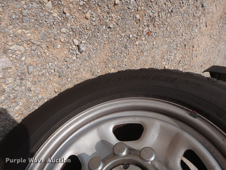 image for item HT9587 2017 Ford F350 Super Duty XL  utility bed pickup truck