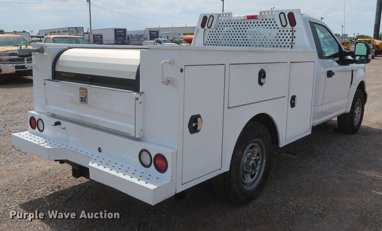 image for item HT9588 2017 Ford F350 Super Duty XL  utility bed pickup truck