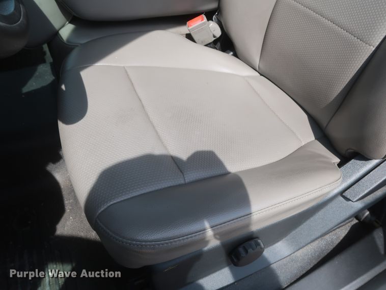 image for item HT9588 2017 Ford F350 Super Duty XL  utility bed pickup truck