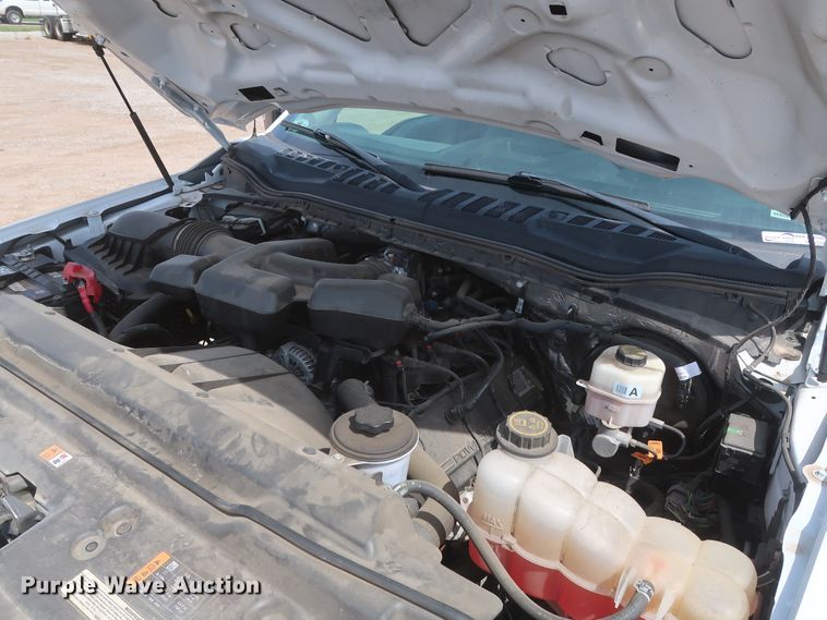 image for item HT9588 2017 Ford F350 Super Duty XL  utility bed pickup truck