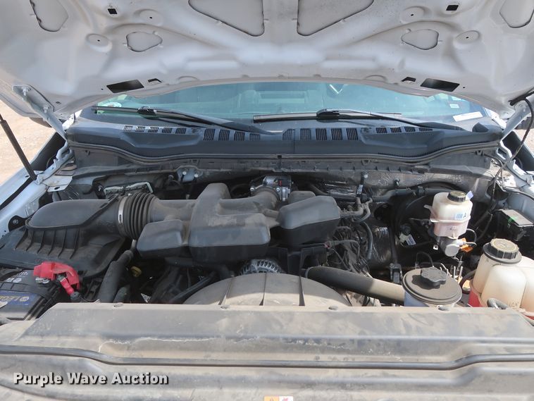 image for item HT9588 2017 Ford F350 Super Duty XL  utility bed pickup truck