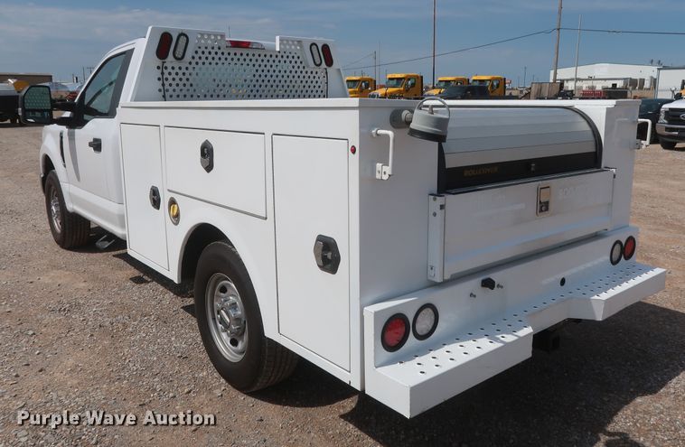 image for item HT9588 2017 Ford F350 Super Duty XL  utility bed pickup truck