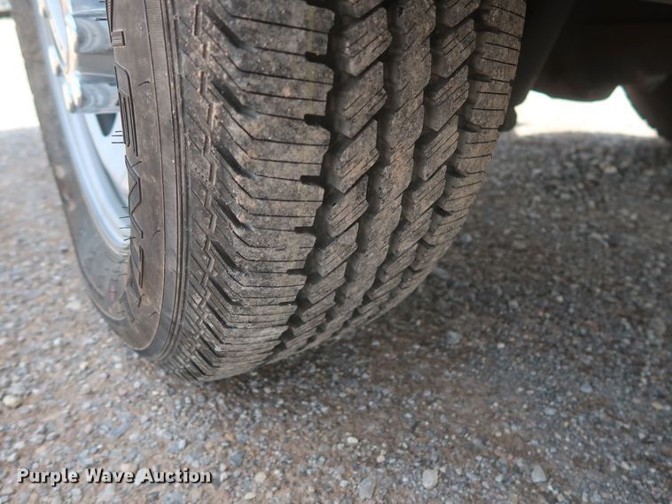 image for item HT9588 2017 Ford F350 Super Duty XL  utility bed pickup truck