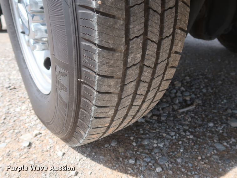 image for item HT9588 2017 Ford F350 Super Duty XL  utility bed pickup truck