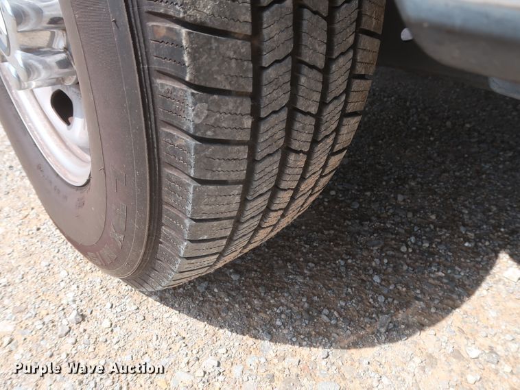 image for item HT9588 2017 Ford F350 Super Duty XL  utility bed pickup truck