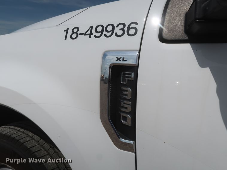 image for item HT9588 2017 Ford F350 Super Duty XL  utility bed pickup truck