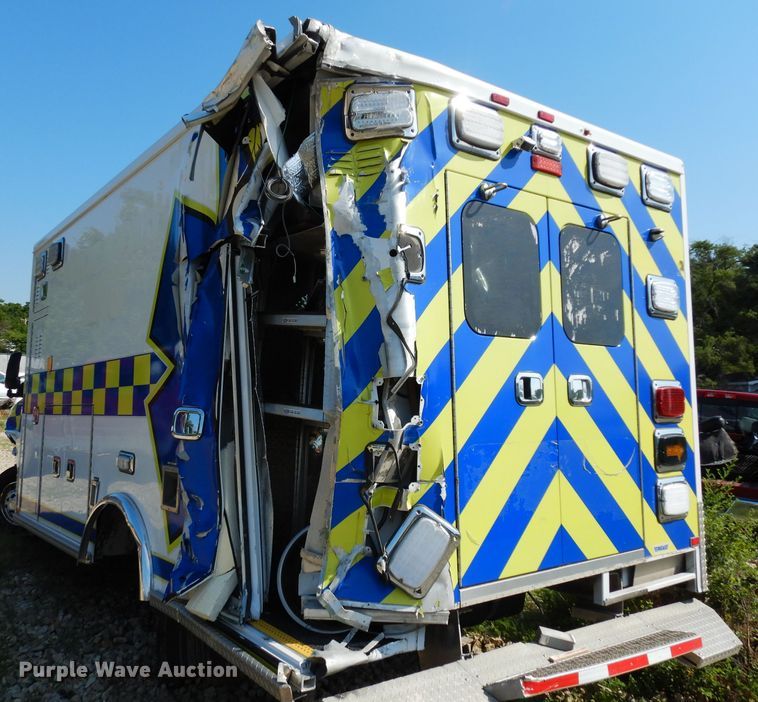 image for item HV9264 2014 AEV ambulance body