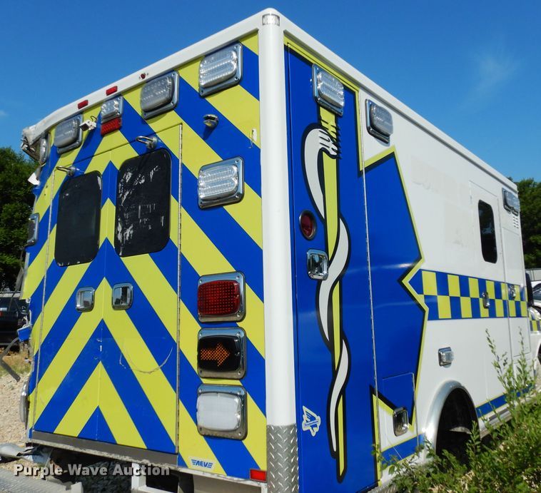 image for item HV9264 2014 AEV ambulance body