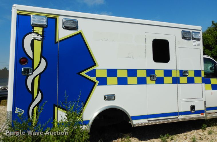 image for item HV9264 2014 AEV ambulance body