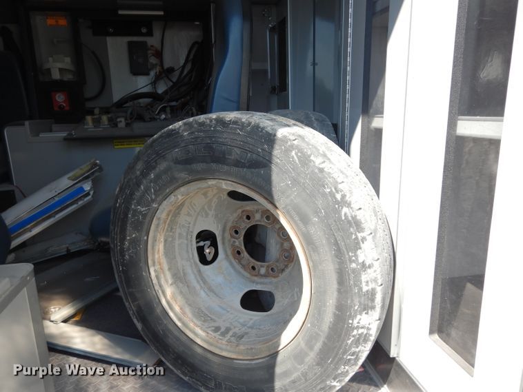 image for item HV9264 2014 AEV ambulance body