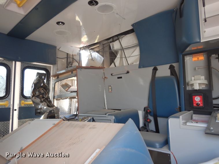 image for item HV9264 2014 AEV ambulance body