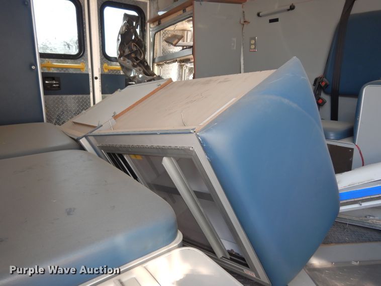 image for item HV9264 2014 AEV ambulance body