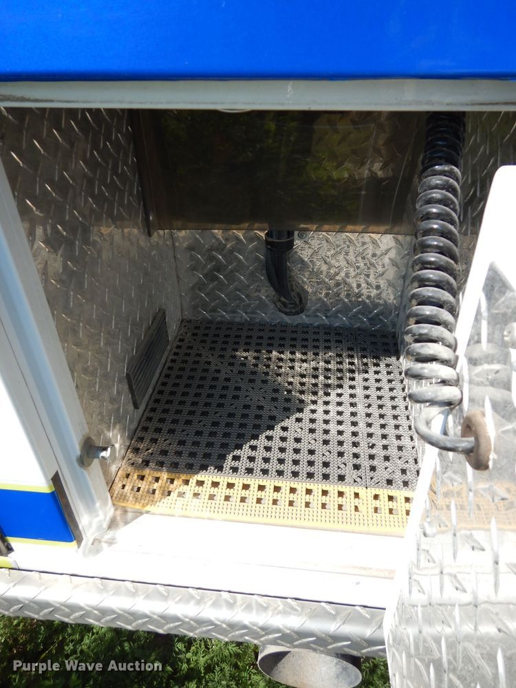 image for item HV9264 2014 AEV ambulance body