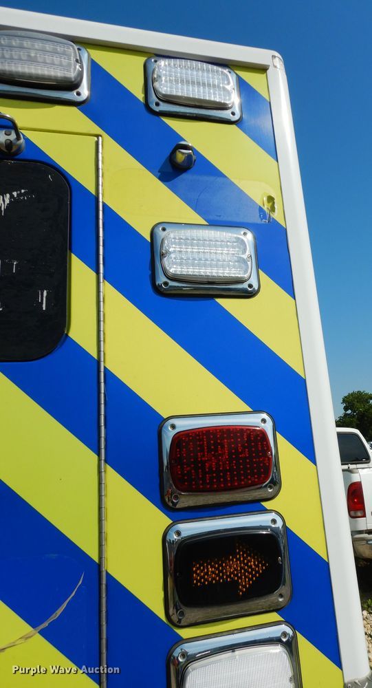 image for item HV9264 2014 AEV ambulance body