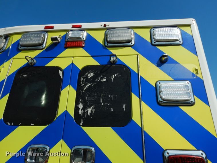 image for item HV9264 2014 AEV ambulance body