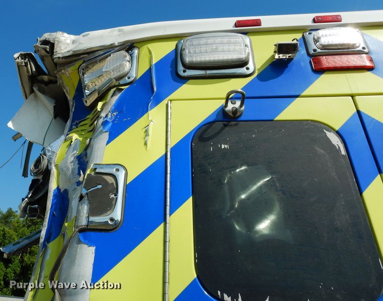 image for item HV9264 2014 AEV ambulance body