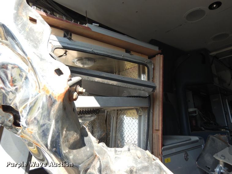 image for item HV9264 2014 AEV ambulance body