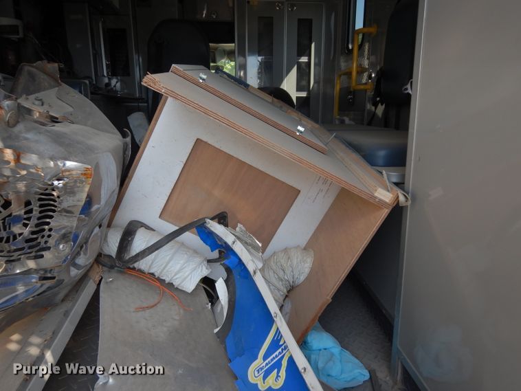 image for item HV9264 2014 AEV ambulance body