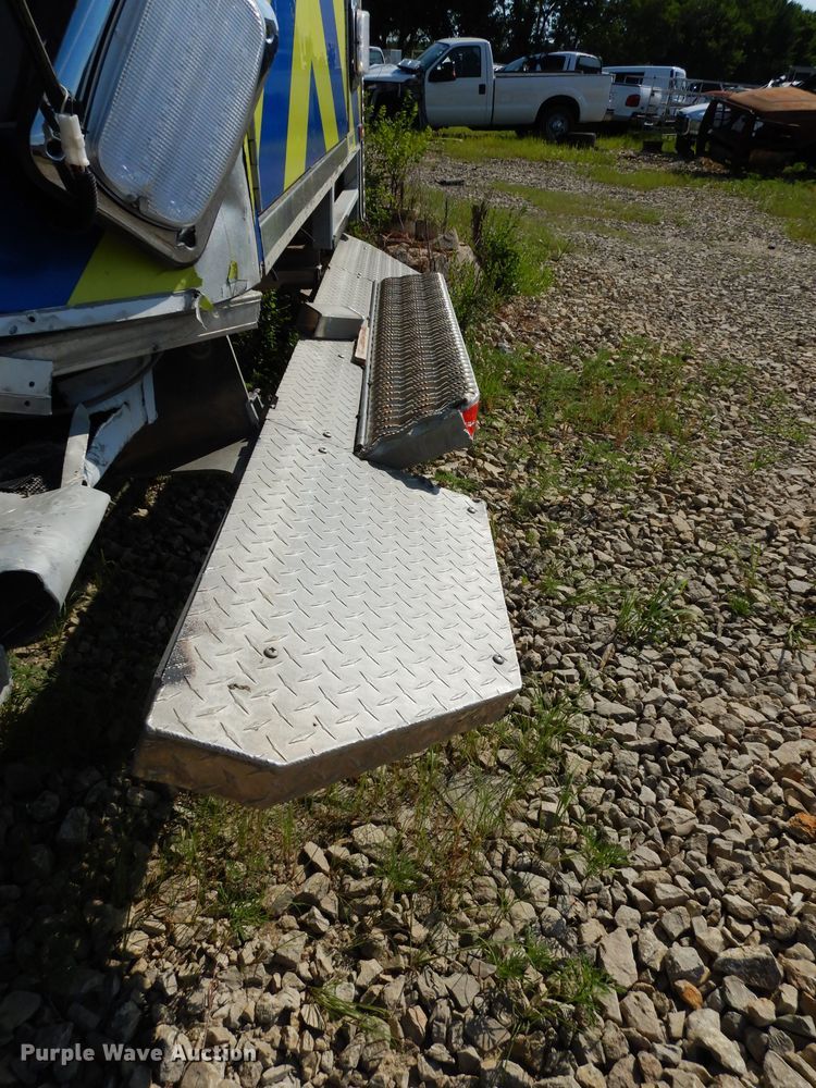 image for item HV9264 2014 AEV ambulance body