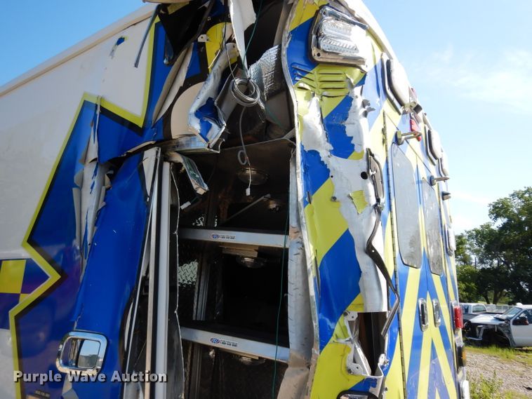 image for item HV9264 2014 AEV ambulance body