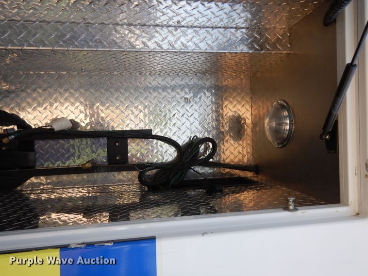 image for item HV9264 2014 AEV ambulance body