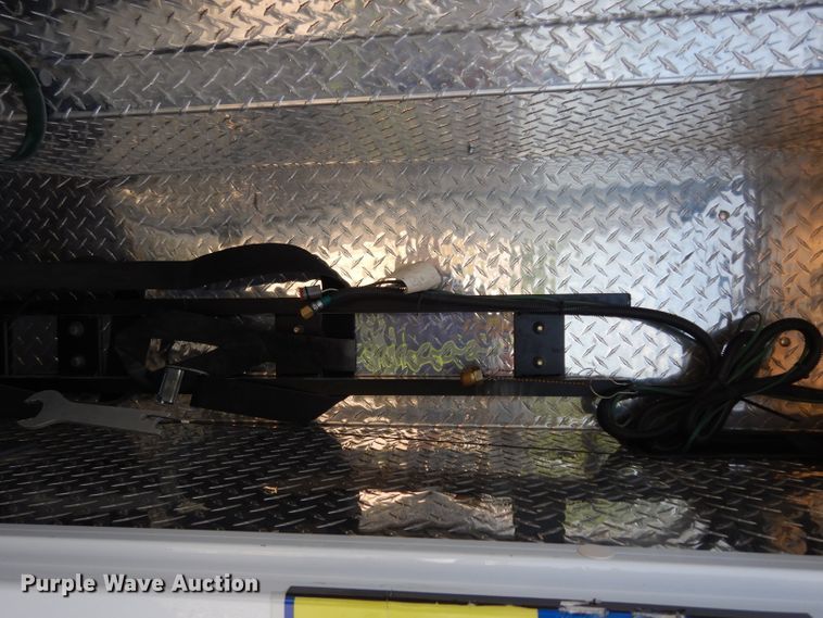 image for item HV9264 2014 AEV ambulance body