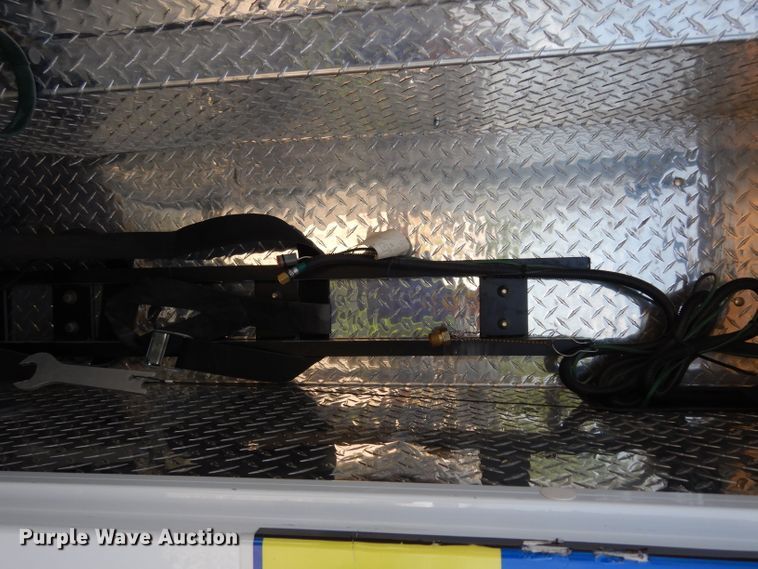 image for item HV9264 2014 AEV ambulance body