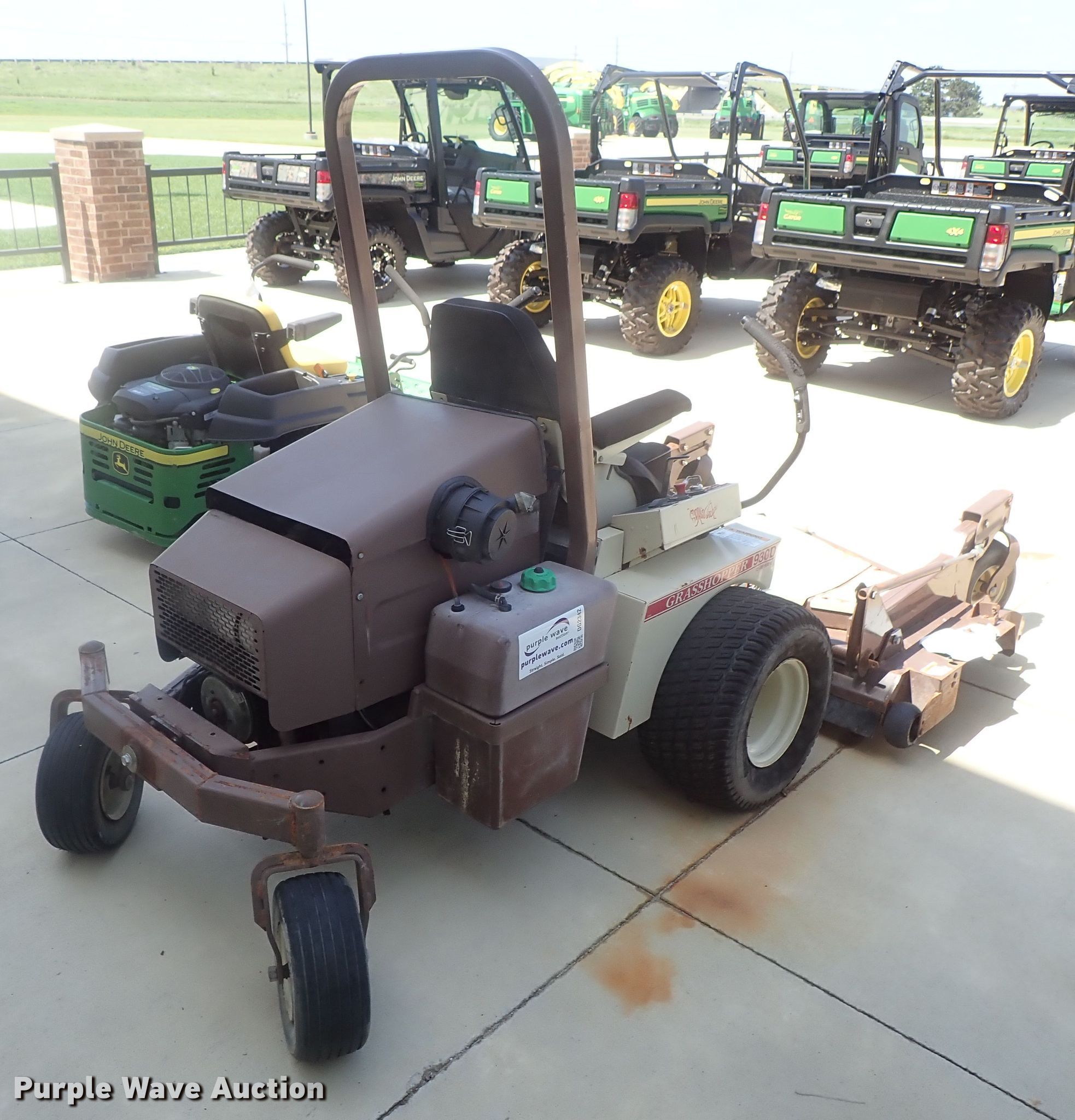 930D lawn mower in Mcpherson, KS Item DG2342 sold