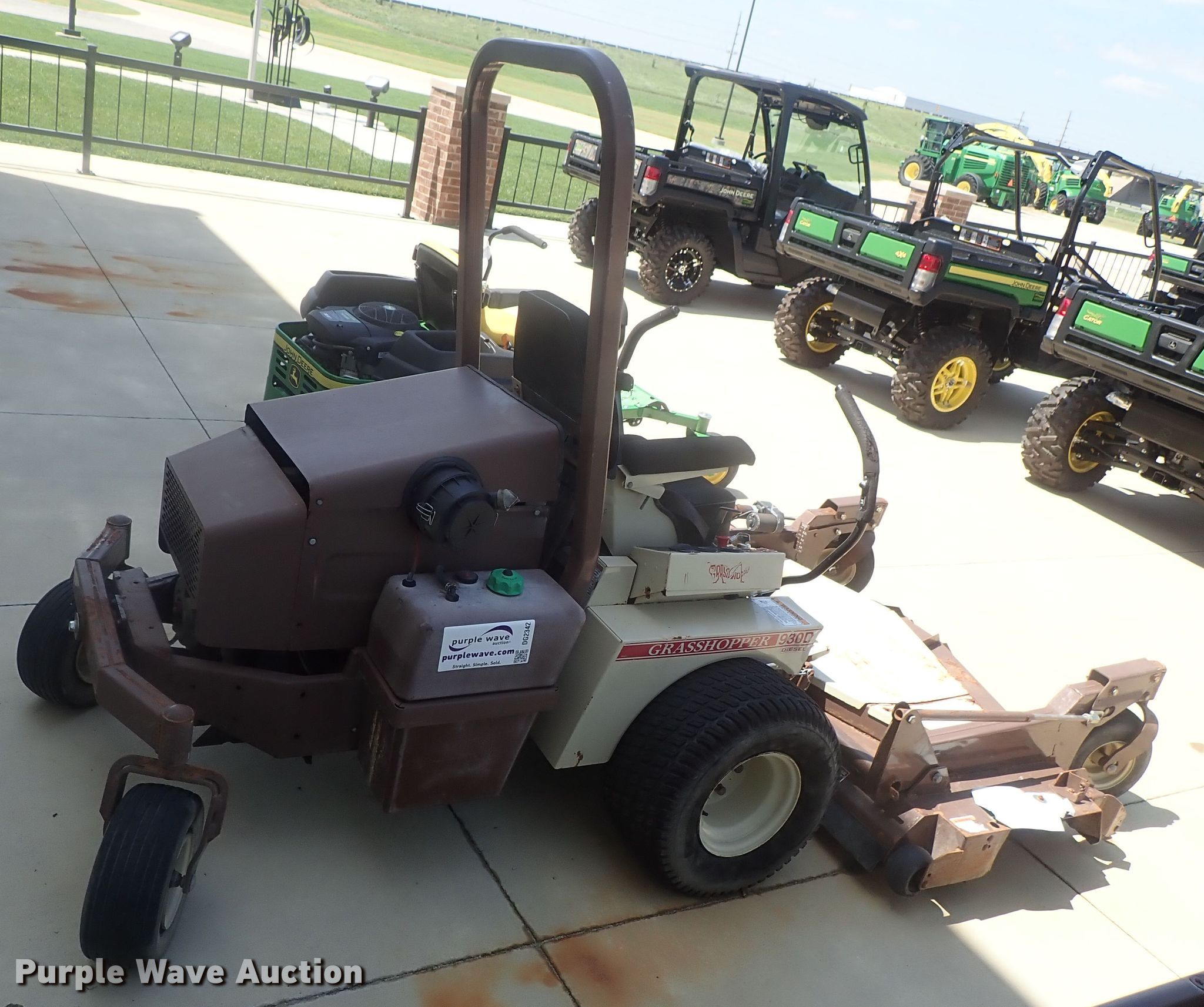 930D lawn mower in Mcpherson, KS Item DG2342 sold