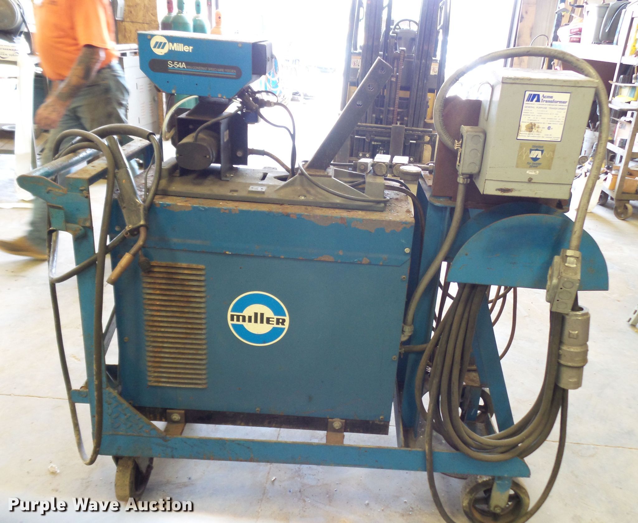 Miller CP300 welder in Park Hills, MO Item DH3809 sold Purple Wave