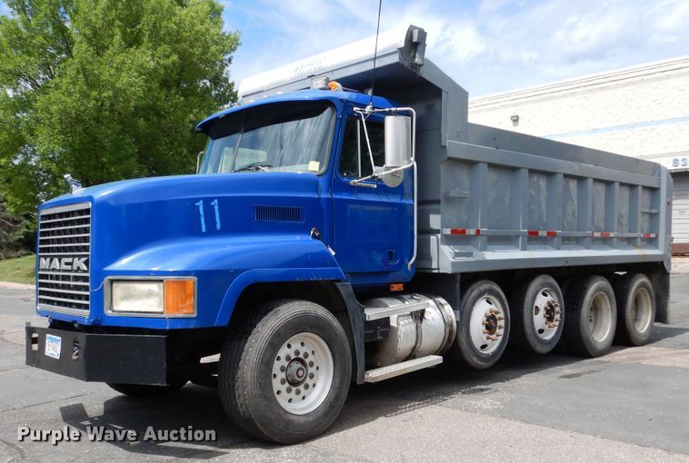 image for item DA8394 1998 Mack CH613  dump truck