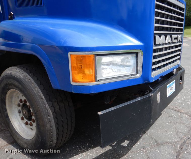 image for item DA8394 1998 Mack CH613  dump truck