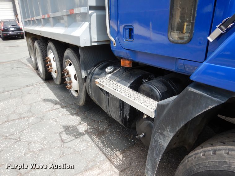 image for item DA8394 1998 Mack CH613  dump truck