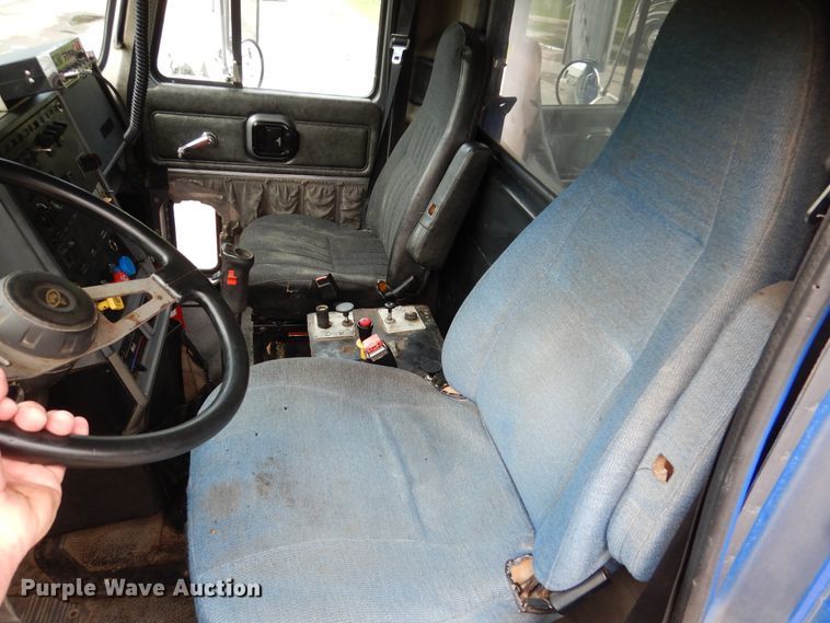 image for item DA8394 1998 Mack CH613  dump truck