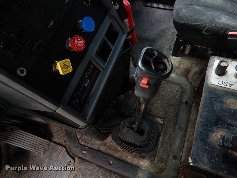 image for item DA8394 1998 Mack CH613  dump truck