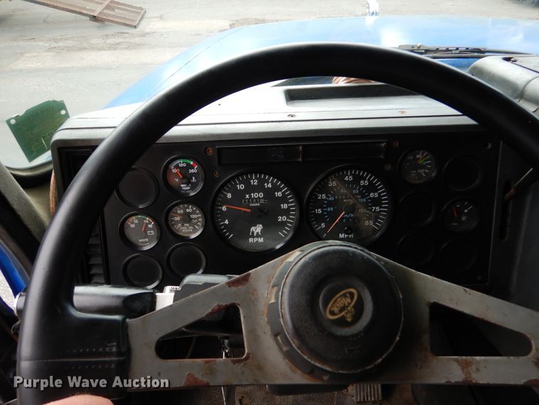 image for item DA8394 1998 Mack CH613  dump truck