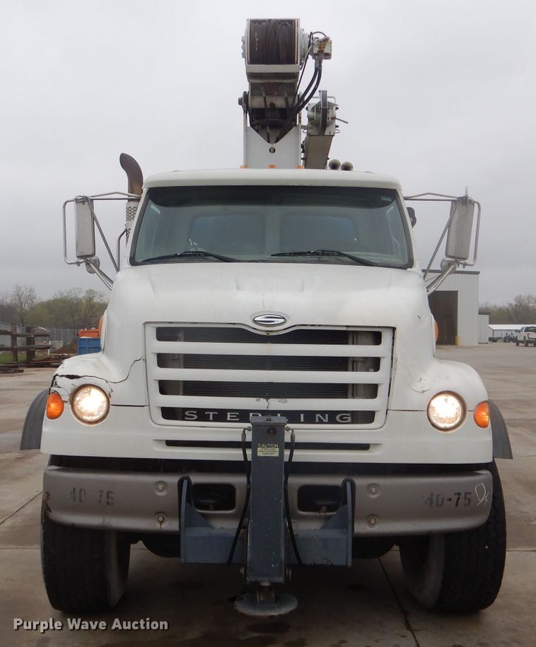image for item DF3078 2004 Sterling LT7500 crane truck