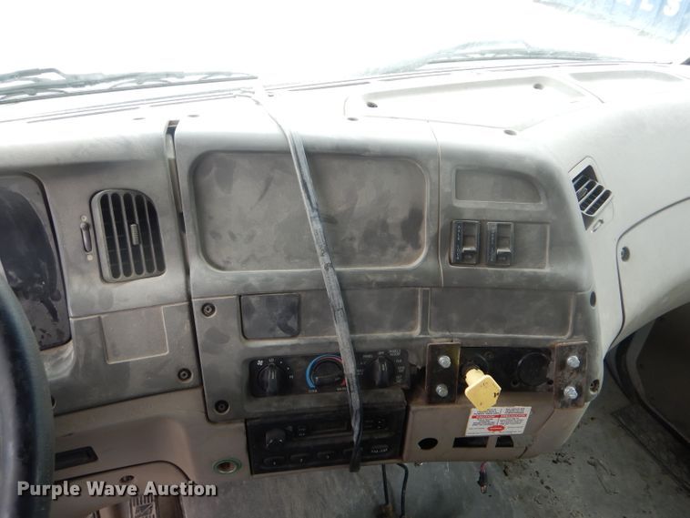 image for item DF3078 2004 Sterling LT7500 crane truck