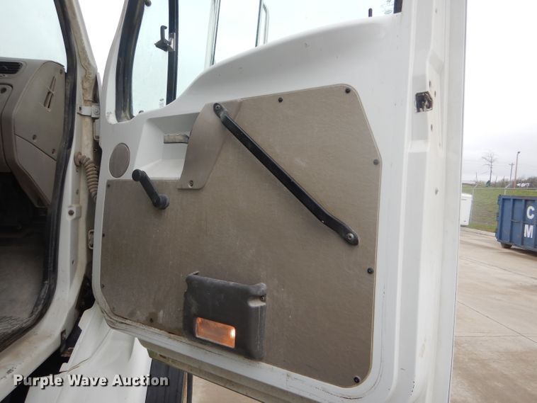 image for item DF3078 2004 Sterling LT7500 crane truck