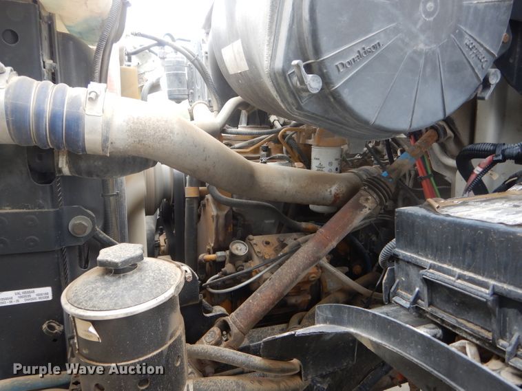 image for item DF3078 2004 Sterling LT7500 crane truck