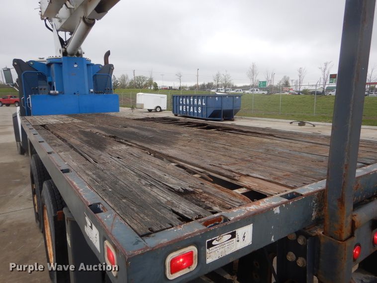 image for item DF3078 2004 Sterling LT7500 crane truck