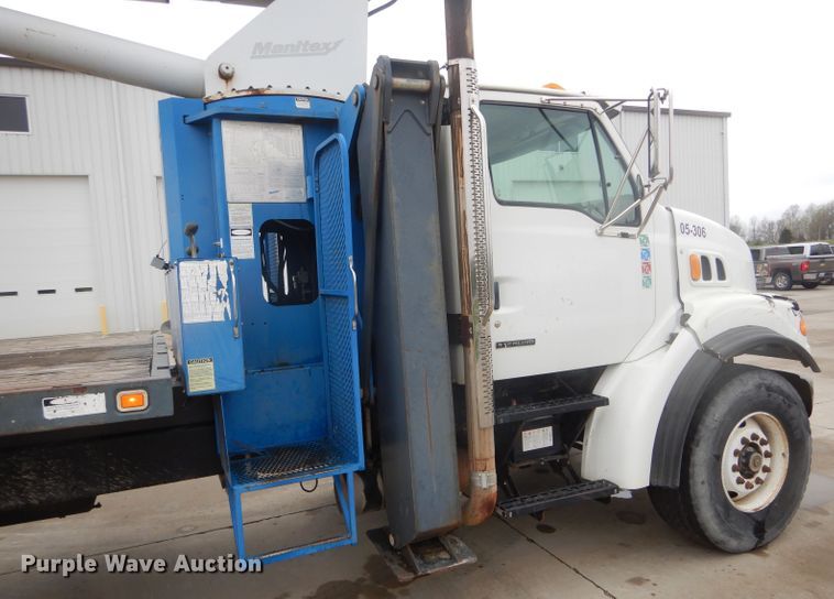 image for item DF3078 2004 Sterling LT7500 crane truck