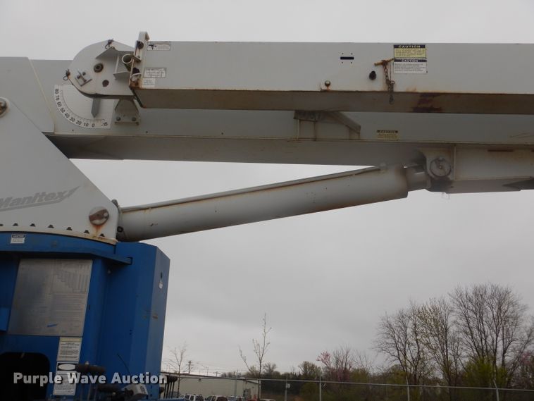 image for item DF3078 2004 Sterling LT7500 crane truck