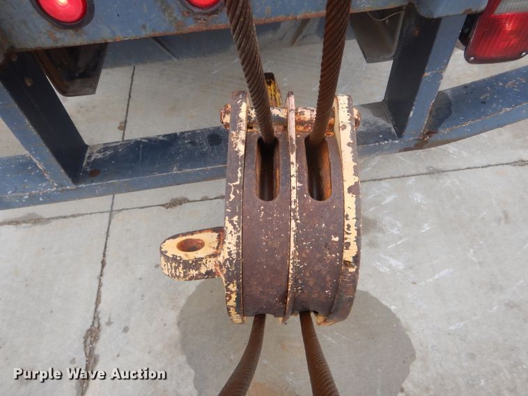 image for item DF3078 2004 Sterling LT7500 crane truck