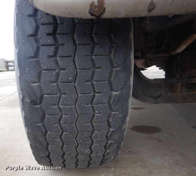 image for item DF3078 2004 Sterling LT7500 crane truck