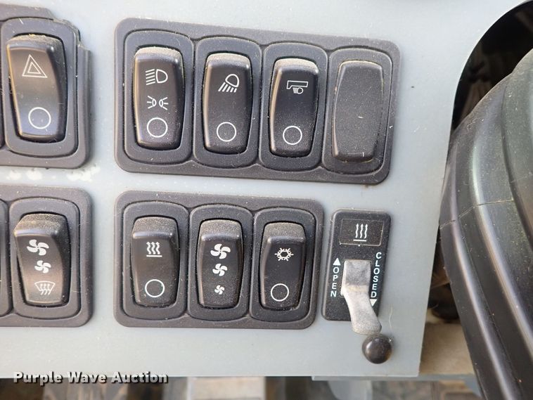 image for item DG2276 2008 Grove RT530E-2  crane