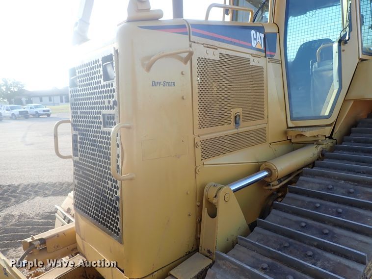 image for item DG2327 2005 Caterpillar D6N XL  dozer