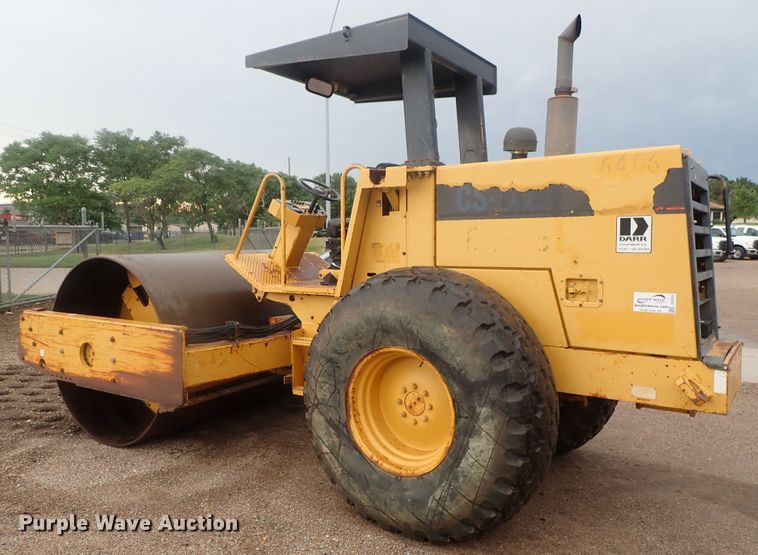 image for item DG2333 1994 Caterpillar CS-563  vibratory single drum roller