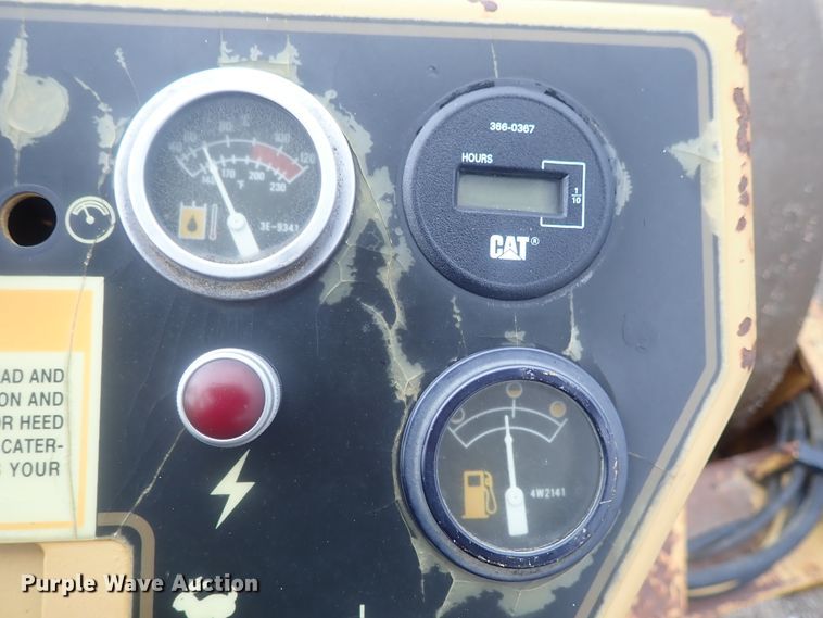 image for item DG2333 1994 Caterpillar CS-563  vibratory single drum roller